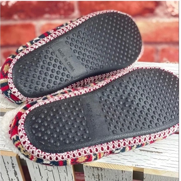 New Size 7 Fair Isle Slippers - Picture 3 of 3